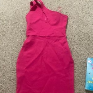 Super down one shoulder dress